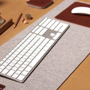 Pack & Smooch Desk Pad 74x30cm | Merino Wool Felt & Genuine Leather | Universal for Right & Left-Handed | Mousepad & Writing Mat | Light Gray\/Light Brown